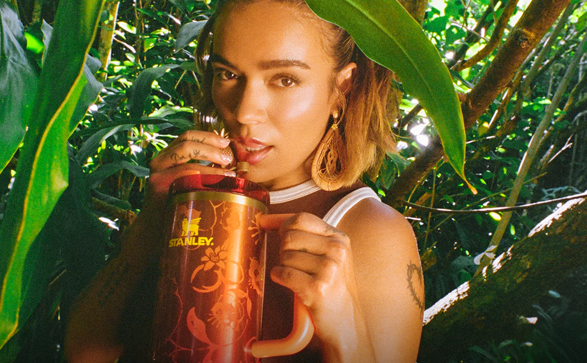 Stanley 1913 x Karol G Quencher H2.O Flowstate™️| 30oz | 887 ML